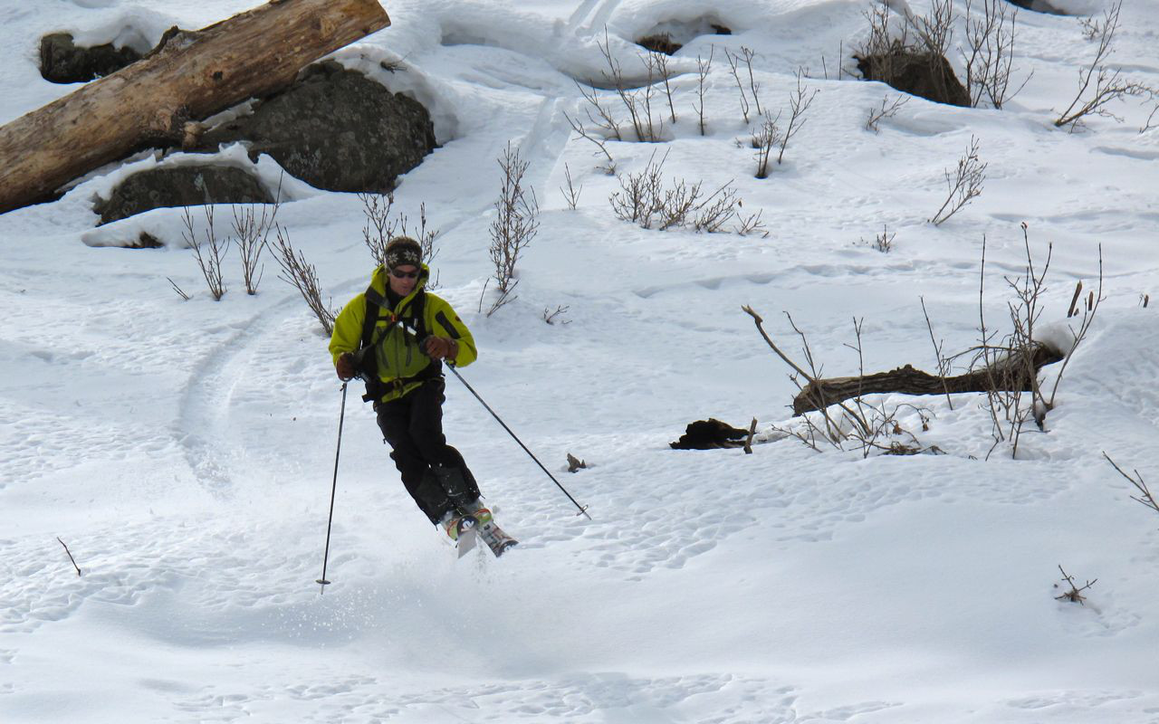 heli-skiing in gulmarg, indian himalayas