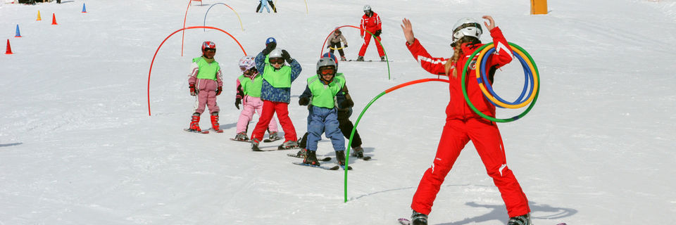 saas fee ski school with children's skiing lesson