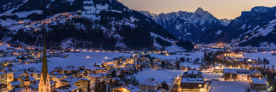 zell am ziller ski resort at night