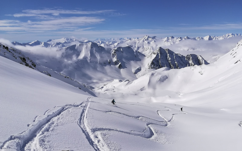 off-piste ski tours around andermatt