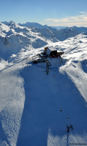 skiing in bormio, cima-bianca peak at 3000m