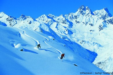 ischgl freeride skiing in deep powder snow