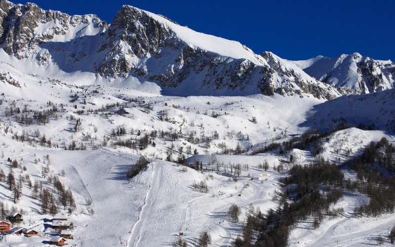 skiing in isola 2000