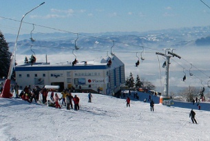 beginner piste at krvavec ski resort