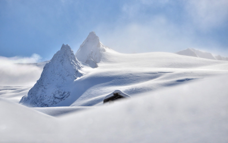 guided ski tours on combe varin la thuile