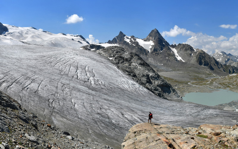 summer glacier tours in La Thuile