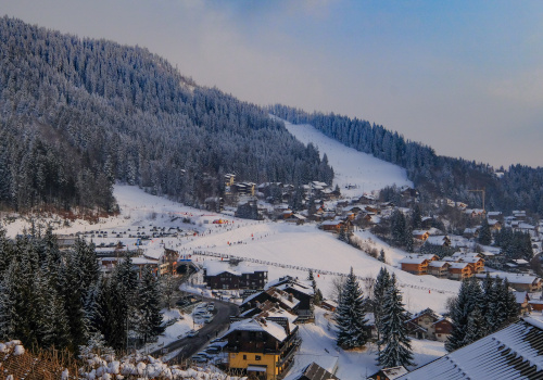 les carroz ski schools