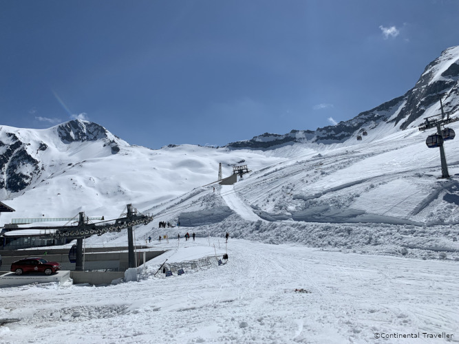 summer ski lessons on the hintertux glacier
