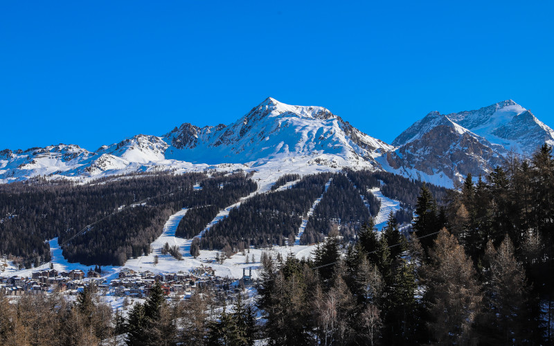 montchavin les coches ski resort france