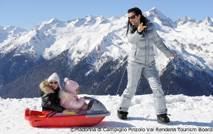 pinzolo  - children sledging