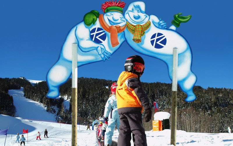 children learning to ski in schladming