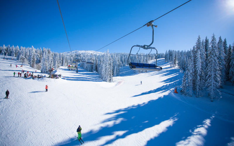 skiing on a piste at steamboat colorado