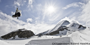 summer skiing on the kitzsteinhorn glacier