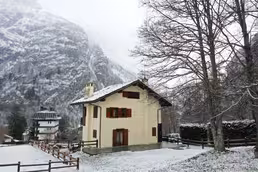 Courmayeur accommodation chalets for rent in Courmayeur apartments to rent in Courmayeur holiday homes to rent in Courmayeur