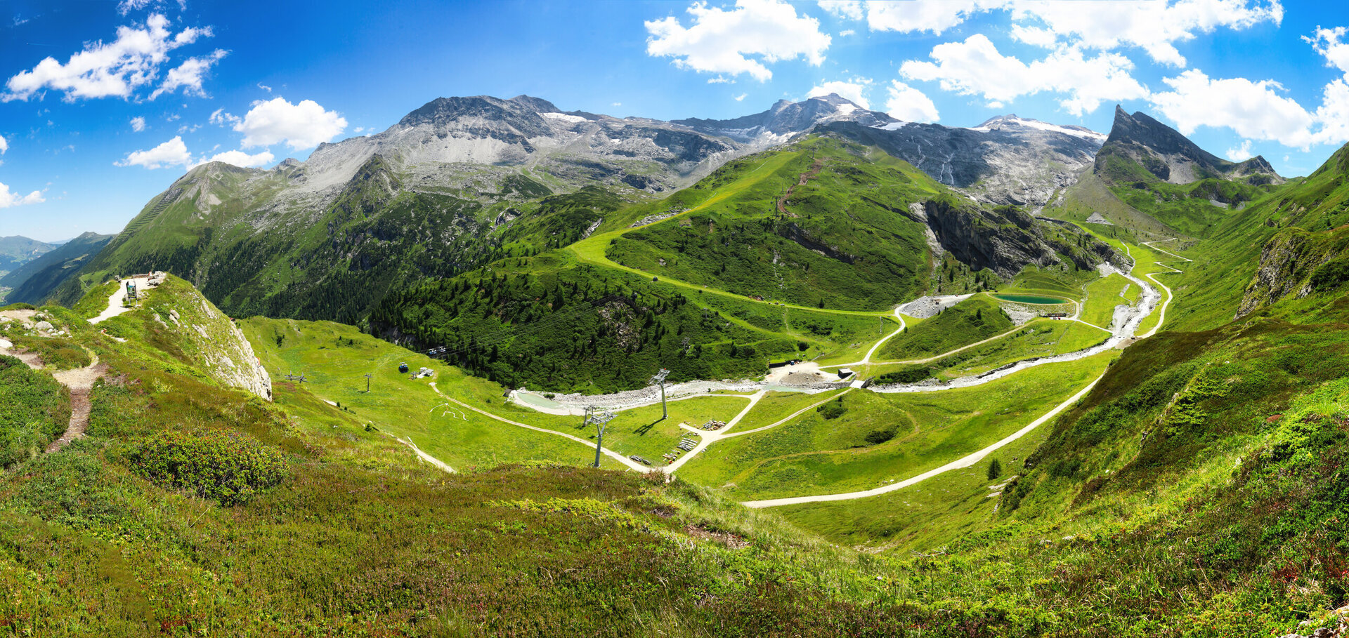 hiking trails around the hintertx glacier in zillertal