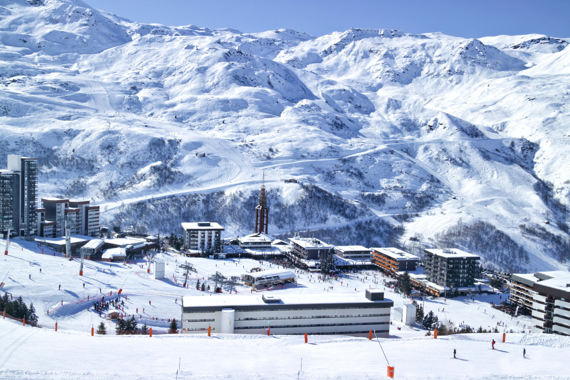 apartments in les menuires at the bottom of the slopes